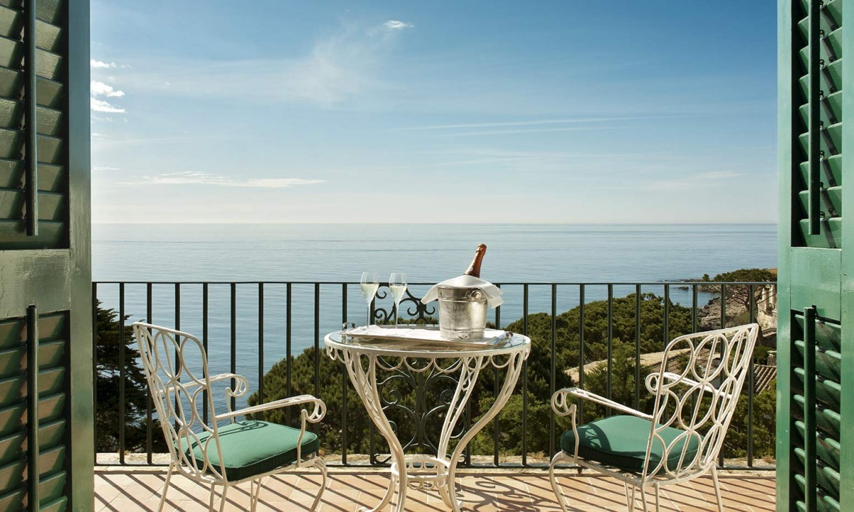 SUPERIOR WITH SEA VIEW