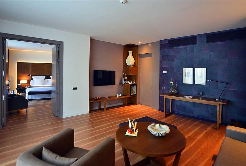 PRESIDENTIAL SUITE