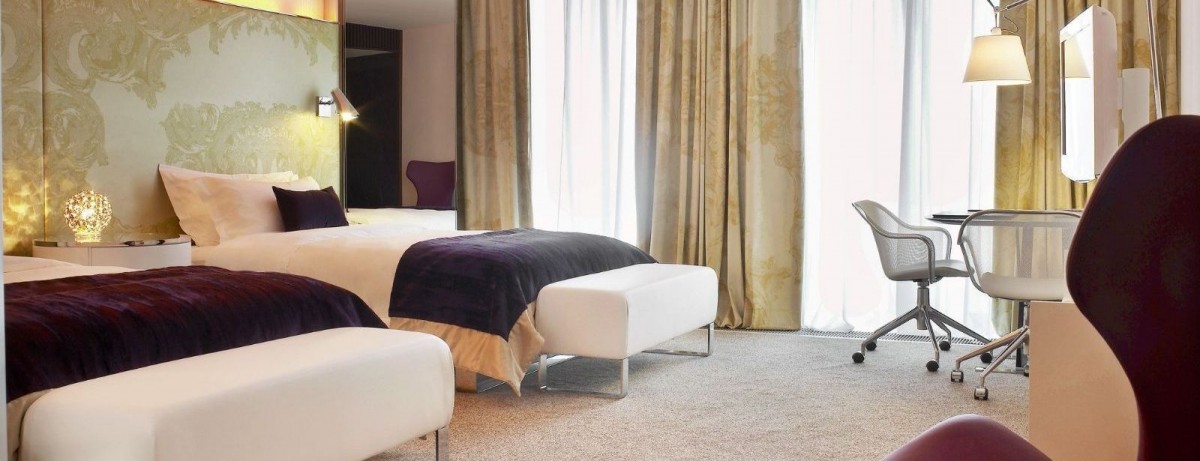 FABULOUS ROOM