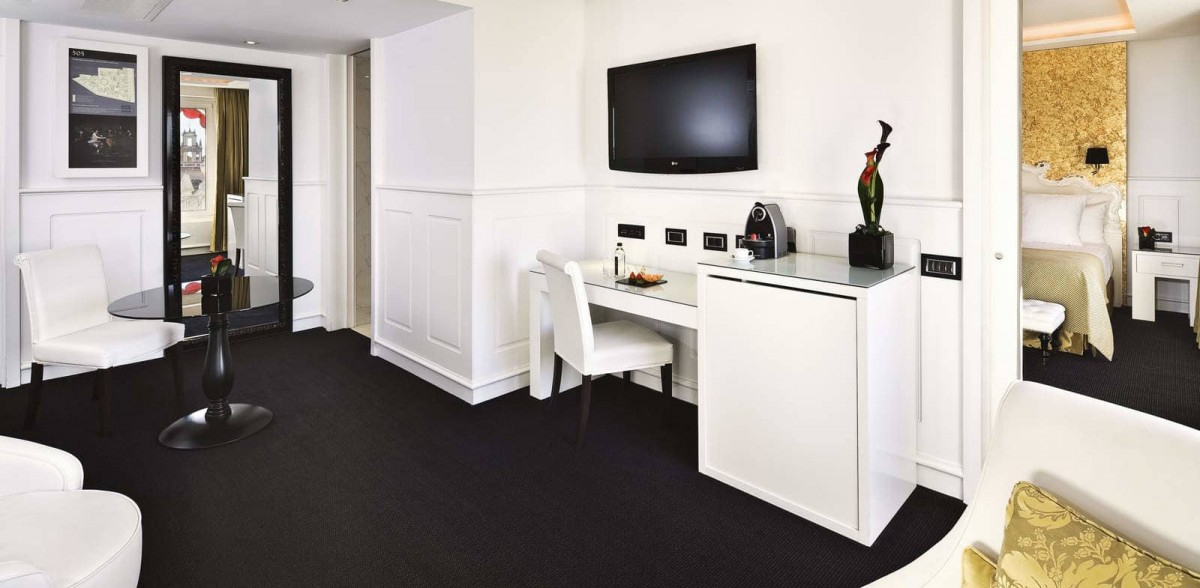 ONE BEDROOM SUITE