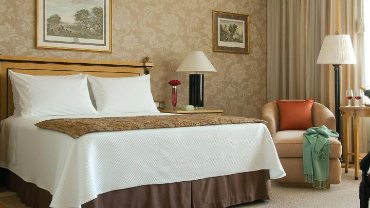 SUPERIOR ROOM