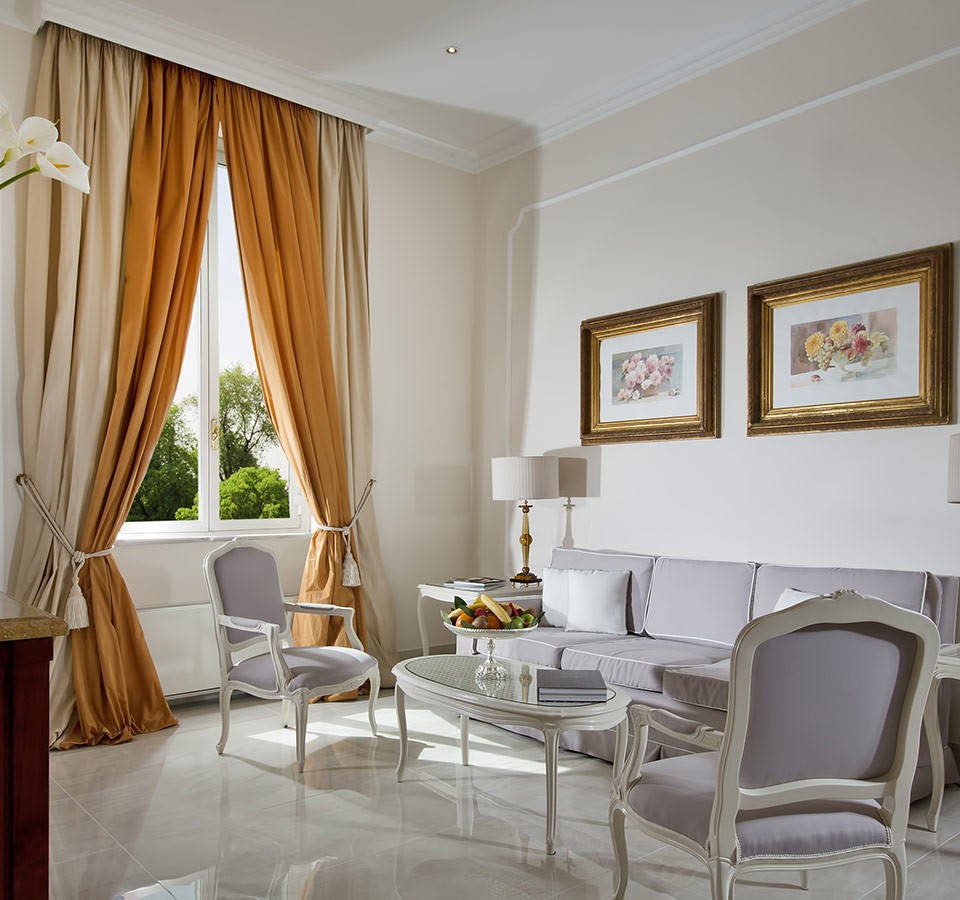 EXECUTIVE SUITE