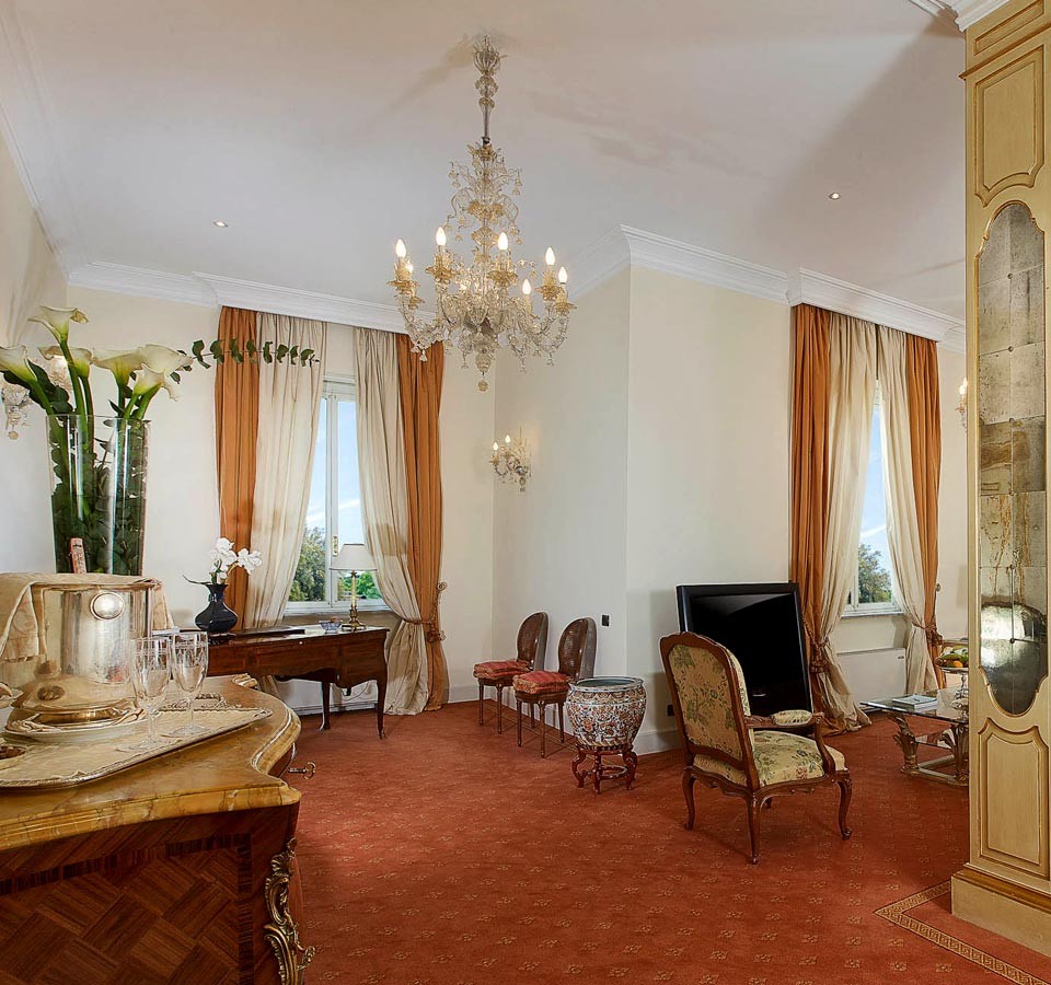 ROYAL SUITE