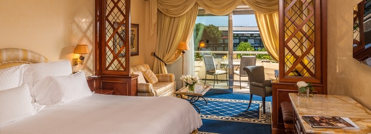 KING DELUXE ROOM
