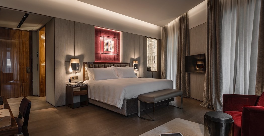DELUXE SUITE 3