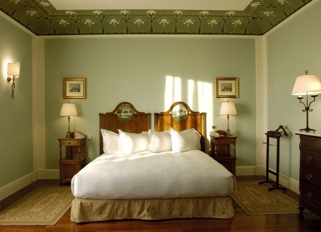 GRAND CORNER SUITE