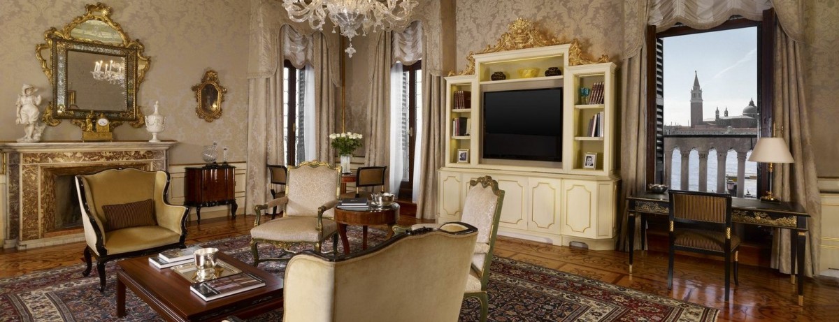 THE SIGNATURE SUITES