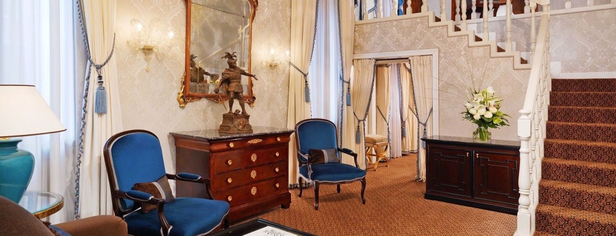 ONE BEDROOM DELUXE SUITE