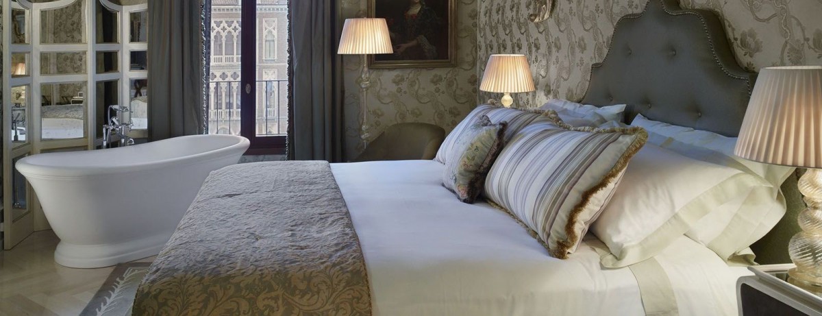 LANDMARK GRAND CANAL ROOM
