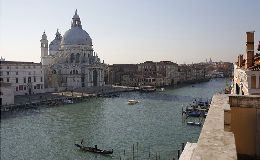 DELUXE WITH VIEW ON GRAND CANAL