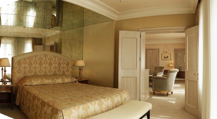 EXECUTIVE SUITE WITH VIEW