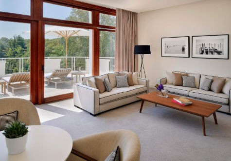 PREMIUM SUITE