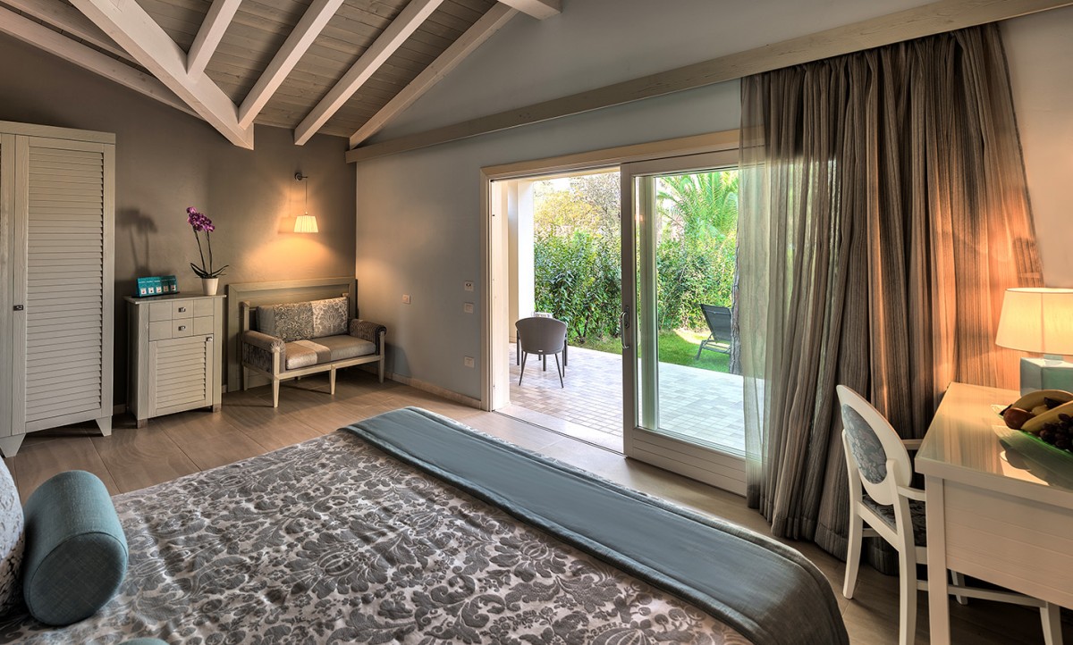 DELUXE BUNGALOW