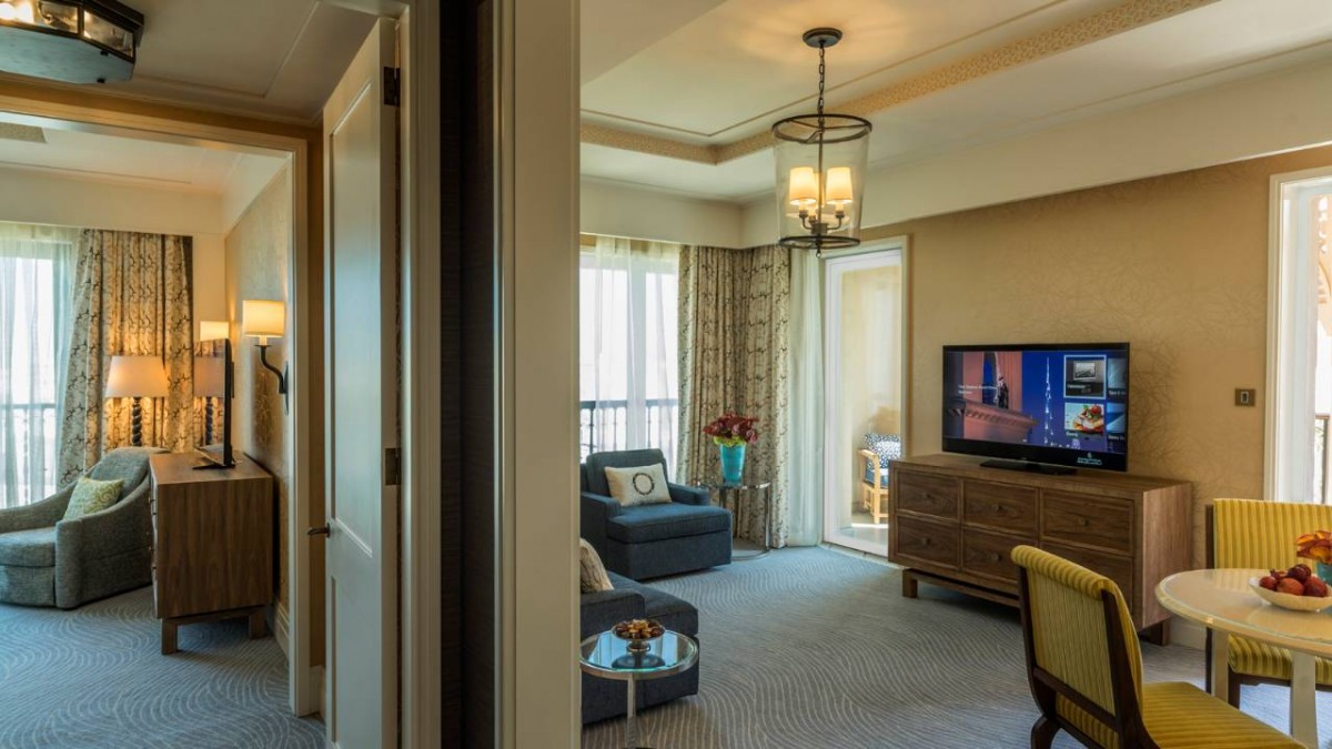 FOUR SEASONS JUNIOR SUITE