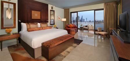 DELUXE BEDROOM SUITE