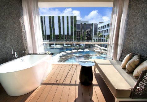 DELUXE POOL