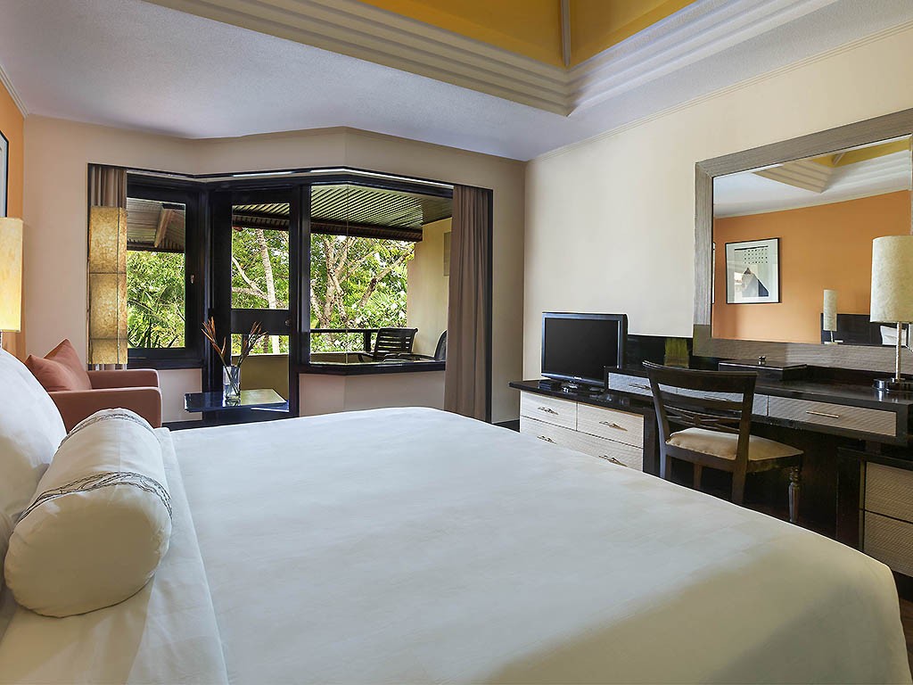 SUPERIOR ROOM, 1 KING SIZE BED, GARDEN VIEW