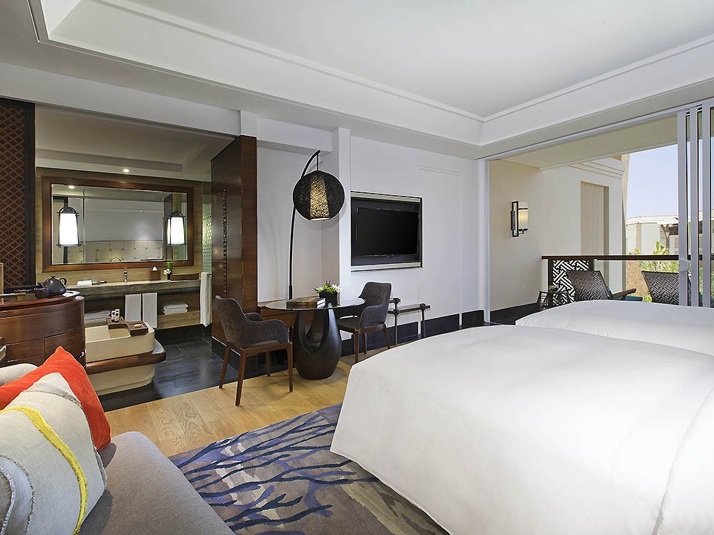 LUXURY ROOM, 2 SINGLE SIZE BEDS