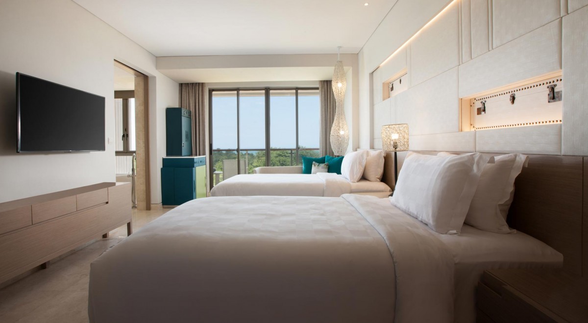 EAST SUITE