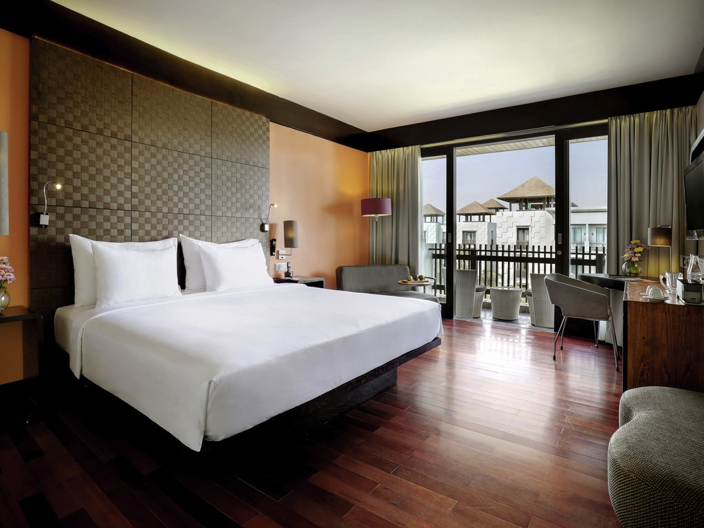 DELUXE ROOM, 1 KING SIZE BED, GARDEN VIEW