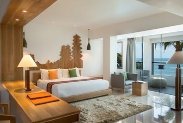OCEAN FRONT SUITE