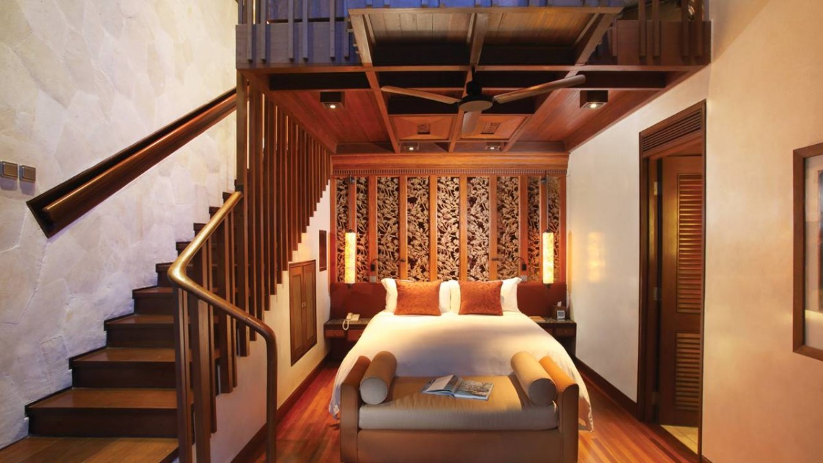 ONE-BEDROOM DUPLEX SUITE