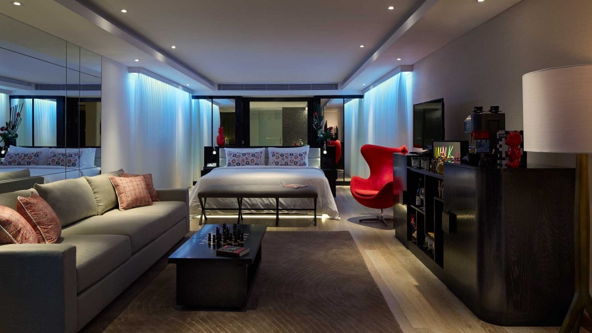 LEISURE SUITE