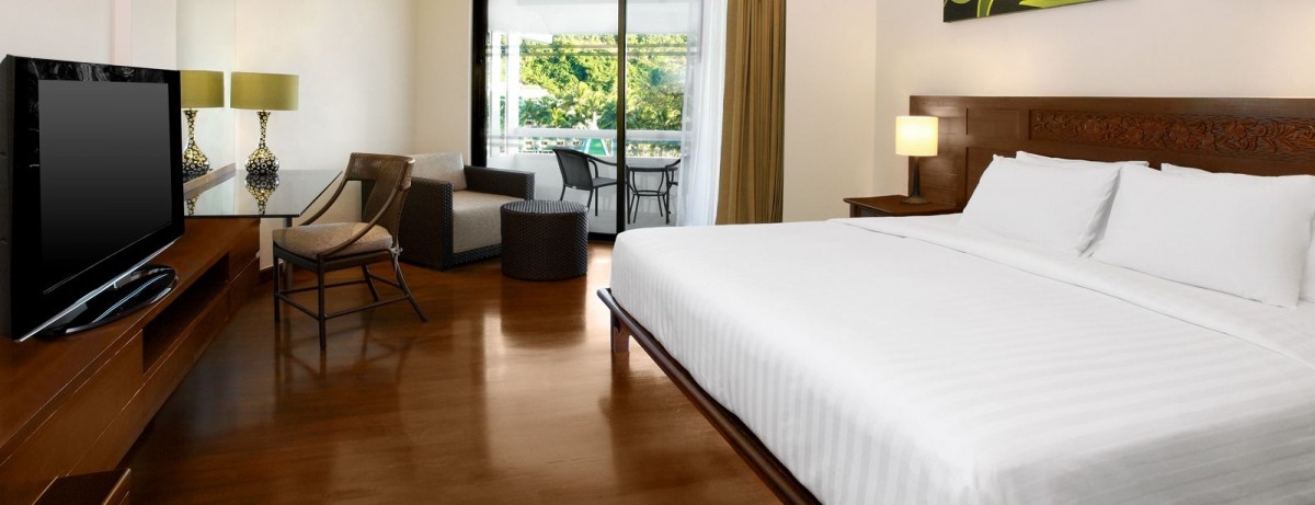 DELUXE ROOM