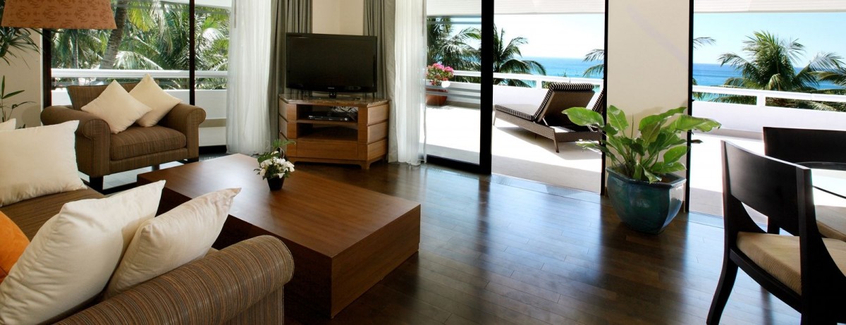 OCEANFRONT 1-BEDROOM DELUXE SUITE