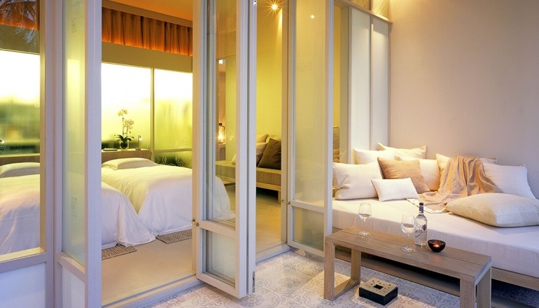 DELUXE BALCONY