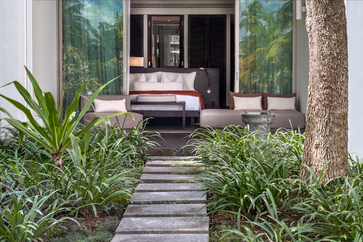 DELUXE PALM ROOM