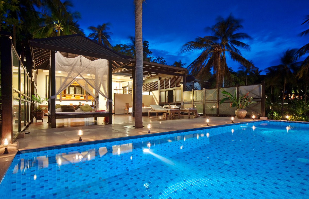 SEAFRONT POOL VILLA